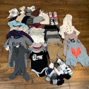 Newborn boys lot baby infant used clothes & accessories great condition pajamas